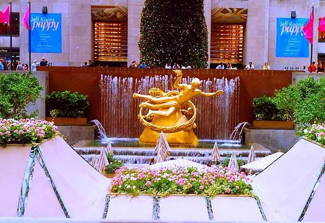 best place to celebrate christmas in new york